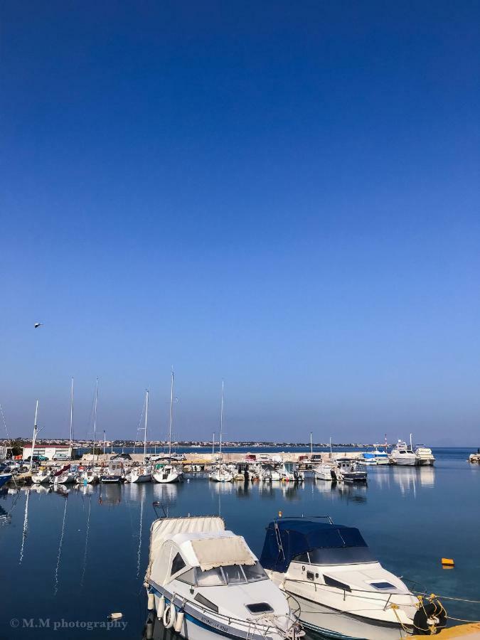 ארטמידה Marina Apartment מראה חיצוני תמונה
